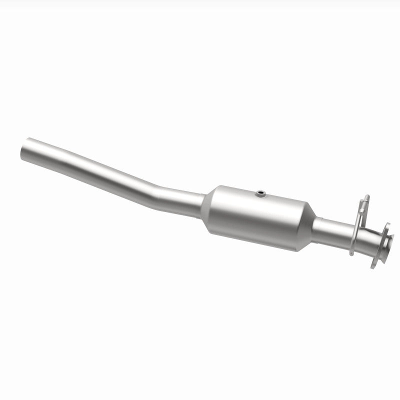 Load image into Gallery viewer, MagnaFlow 16-19 Ford F-53 V10 6.8L Underbody Direct-Fit Catalytic Converter
