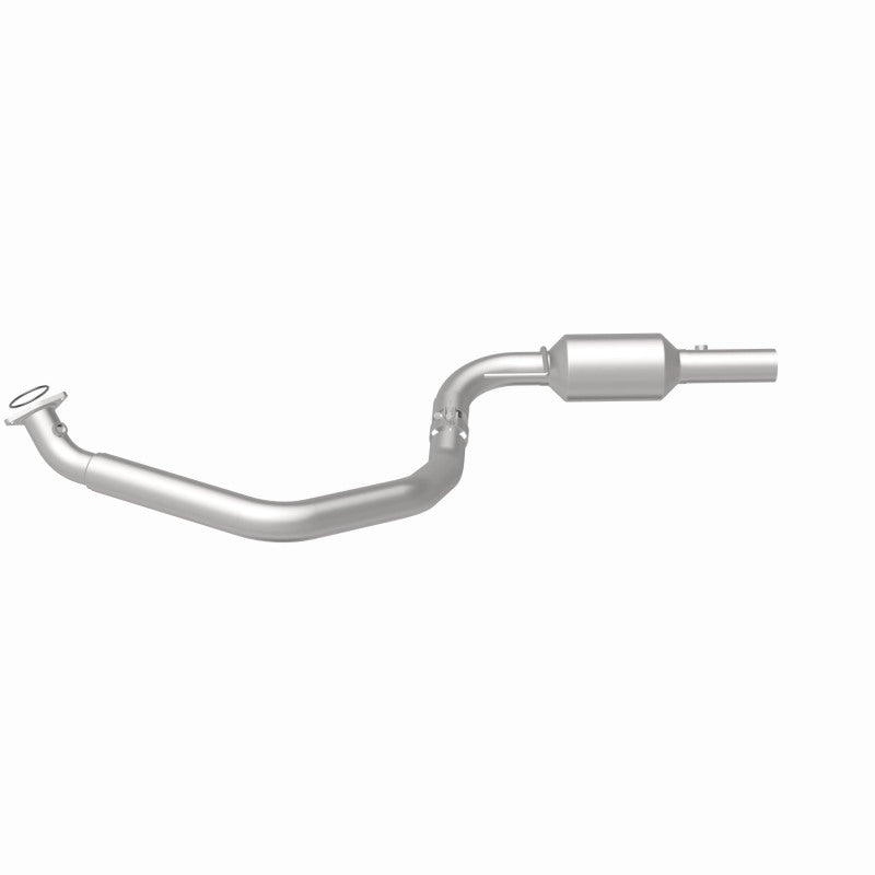 Load image into Gallery viewer, MagnaFlow 2009 Chevrolet Express 4500 V8 6.0L Left Underbody Catalytic Converter
