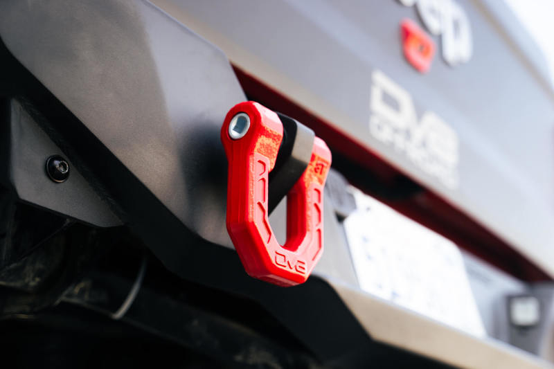 Load image into Gallery viewer, DV8 Offroad Elite Series D-Ring Shackles - Pair (Red)
