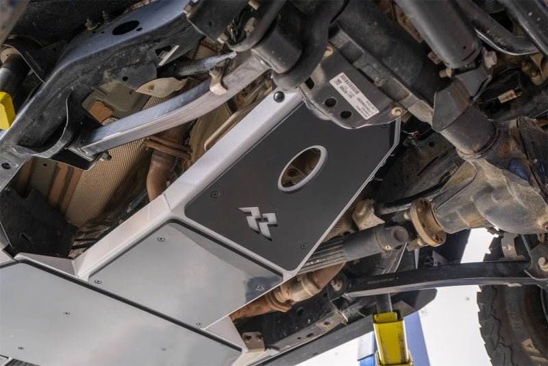 Load image into Gallery viewer, Rugged Ridge 18-23 Jeep Wrangler JLU 4dr Alum. Skid Plate for Engine/Trans - Tex. Blk

