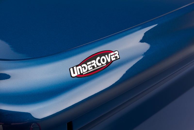 Load image into Gallery viewer, UnderCover 19-20 Ford Ranger 6ft Lux Bed Cover - Blue Lightning Effect
