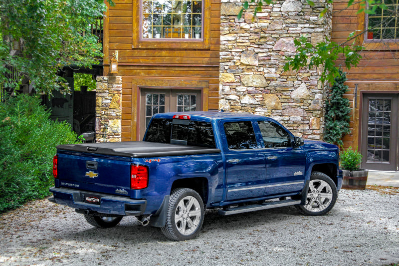 Load image into Gallery viewer, UnderCover 14-18 GMC Sierra 1500 (19 Limited) 6.5ft Elite Bed Cover - Black Textured
