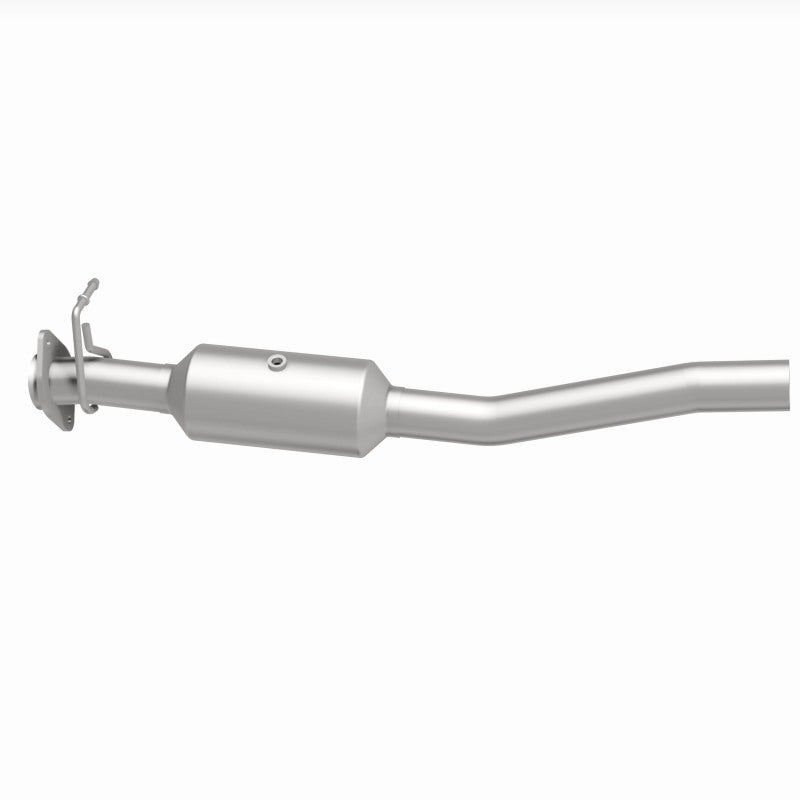 Load image into Gallery viewer, MagnaFlow 16-19 Ford F-53 V10 6.8L Underbody Direct-Fit Catalytic Converter
