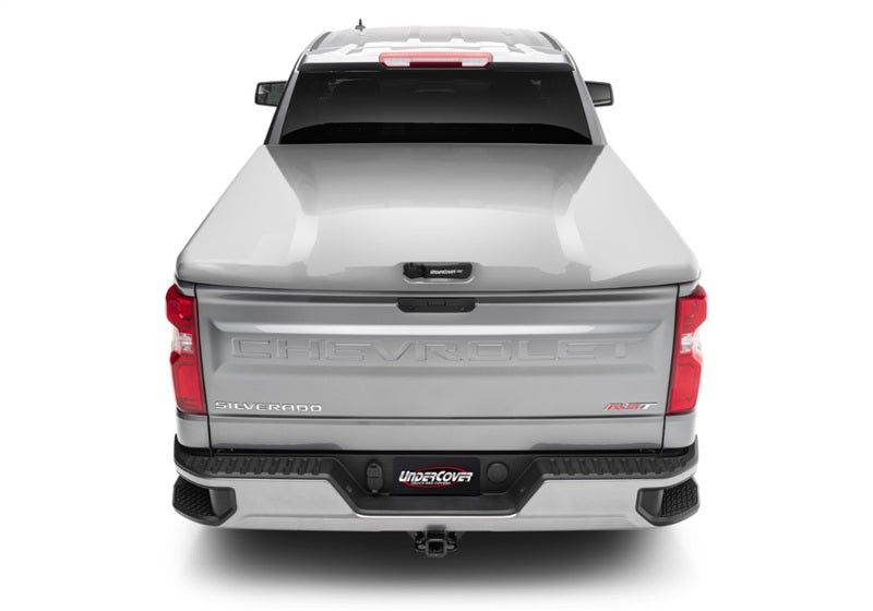 Load image into Gallery viewer, UnderCover 19-20 Chevy Silverado 1500 5.8ft Elite LX Bed Cover - Abalone White
