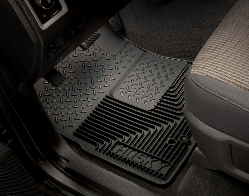Load image into Gallery viewer, Husky Liners 98-02 Ford Expedition/F-150/Lincoln Navigator Heavy Duty Black Front Floor Mats
