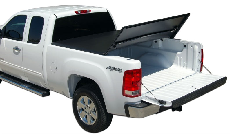 Load image into Gallery viewer, Tonno Pro 16-19 Toyota Tacoma 5ft Fleetside Tonno Fold Tri-Fold Tonneau Cover
