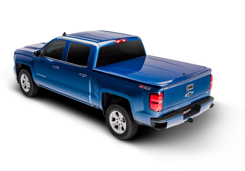 Load image into Gallery viewer, UnderCover 15-18 GMC Sierra 1500 (19 Limited) 6.5ft Lux Bed Cover - Deep Ocean Blue
