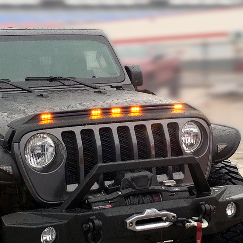Load image into Gallery viewer, AVS 2018-2019 Jeep Wrangler (JL) Aeroskin Low Profile Hood Shield w/ Lights - Black
