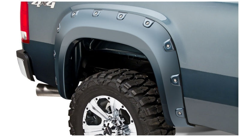 Load image into Gallery viewer, Bushwacker 07-10 GMC Sierra 3500 Fleetside Boss Pocket Style Flares 4pc Excludes Dually - Black
