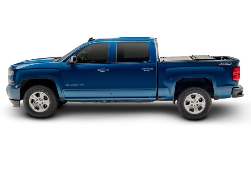 Load image into Gallery viewer, UnderCover 07-13 Chevy Silverado 1500 / 07-04 Silverado 2500 HD 6.5ft Flex Bed Cover
