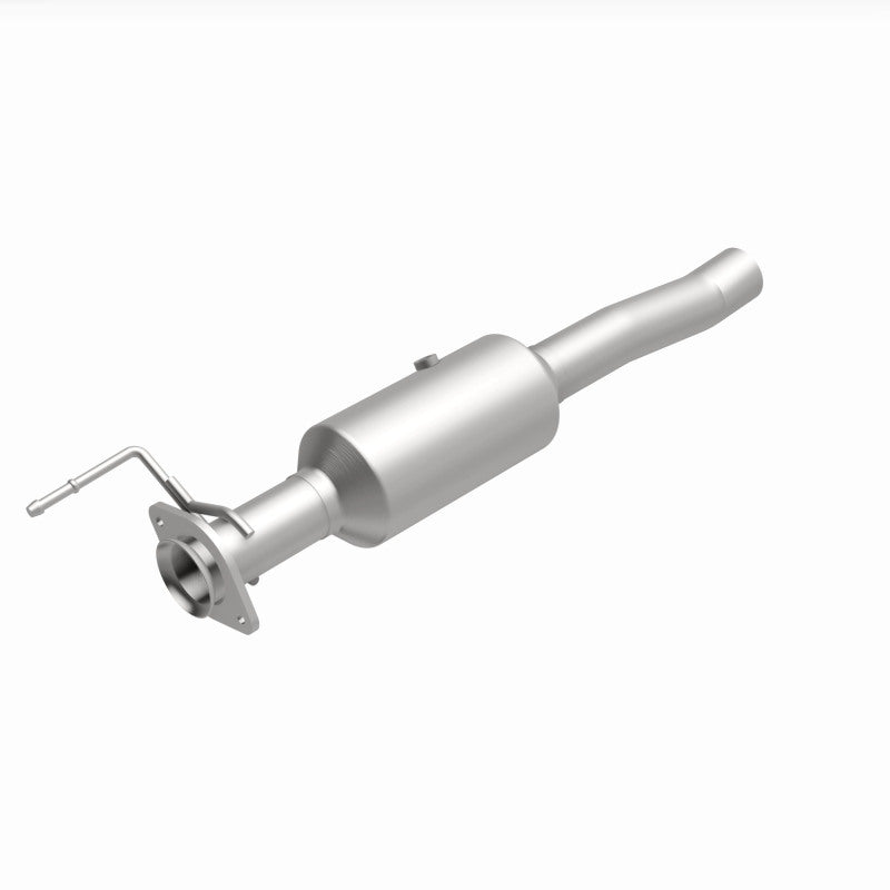 Load image into Gallery viewer, MagnaFlow 18-19 Ford F-450 Super Duty V10 6.8L Underbody Direct Fit Catalytic Converter
