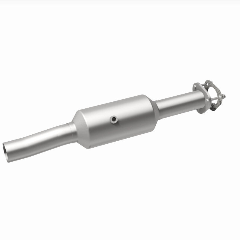 Load image into Gallery viewer, MagnaFlow 16-19 Ford E-450 Super Duty Base V10 6.8L Underbody Direct-Fit Catalytic Converter
