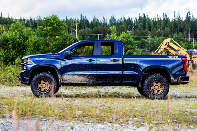 Load image into Gallery viewer, Belltech 19-20 Chevrolet Silverado / GMC Sierra 1500 4WD 4in Suspension Lift Kit w/ Shocks
