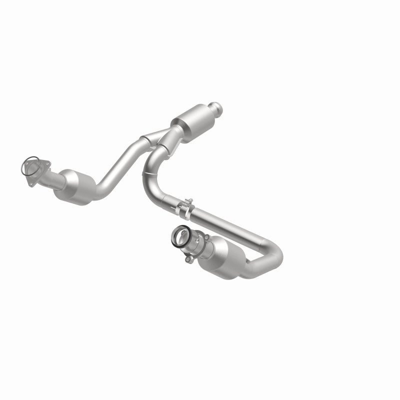 Load image into Gallery viewer, Magnaflow 14-15 Chevrolet Silverado 1500 Underbody 4.3L / 5.3L Direct-Fit Catalytic Converter
