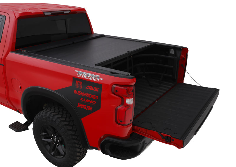 Load image into Gallery viewer, Roll-N-Lock 2022 Toyota Tundra Crew/Double Cab (5ft6in Bed) A-Series Retractable Tonneau Cover
