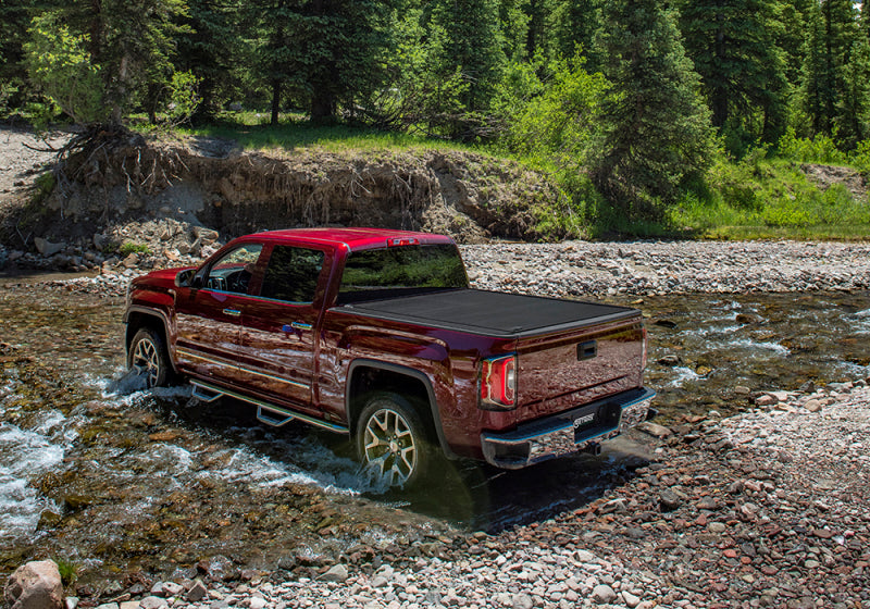 Load image into Gallery viewer, Retrax 2022 Toyota Tundra CrewMax 5.5ft Bed w/ Deck Rail System PowertraxONE MX
