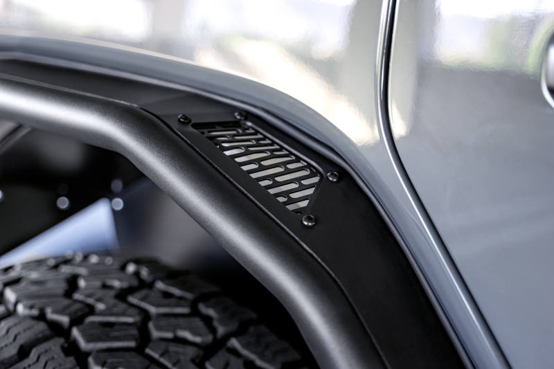 Load image into Gallery viewer, DV8 Offroad 18-23 Jeep Wrangler JL Spec Series Tube Fenders

