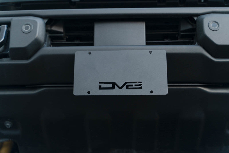 Load image into Gallery viewer, DV8 Offroad 21-23 Ford Bronco Capable Bumper Front License Plate Mount
