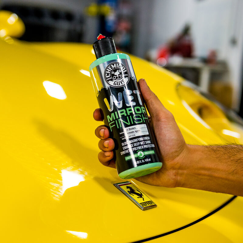 Load image into Gallery viewer, Chemical Guys Wet Mirror Finish Ultra Slick Gloss Magnifier - 16oz
