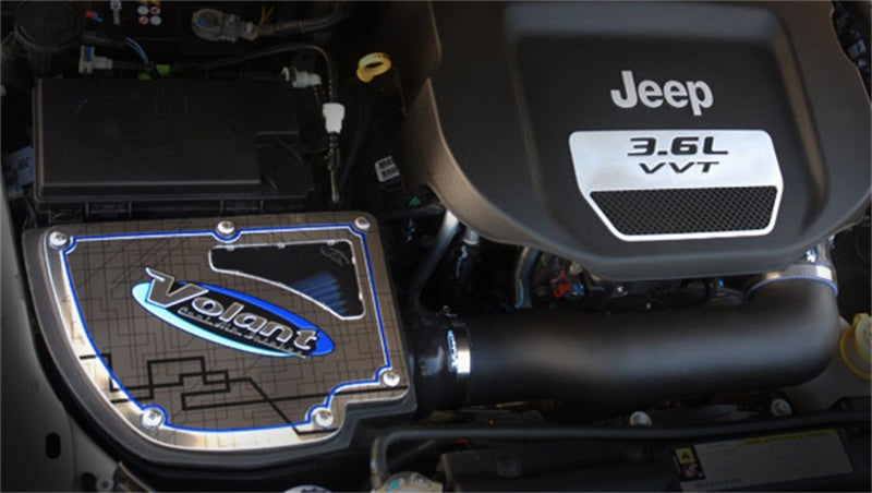 Load image into Gallery viewer, Volant 12-18 Jeep Wrangler 3.6L V6 Pro5 Closed Box Air Intake System
