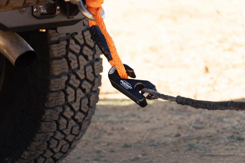 Load image into Gallery viewer, DV8 Offroad Pocket Fairlead For Synthetic Rope Winches
