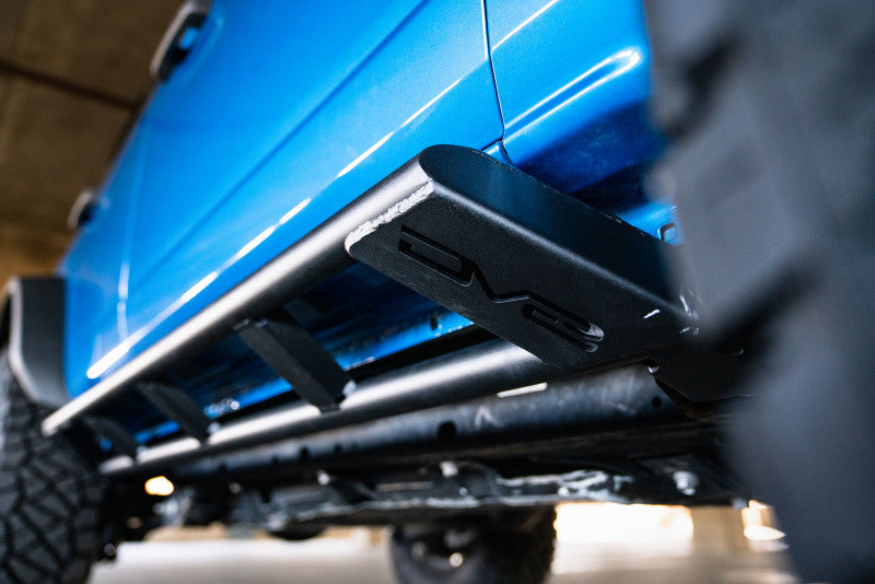 Load image into Gallery viewer, DV8 Offroad 21-22 Ford Bronco FS-15 Series Rock Sliders
