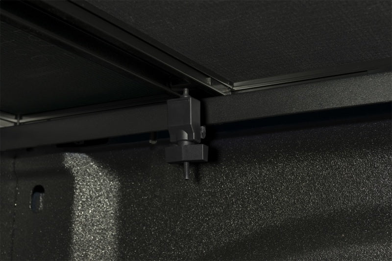 Load image into Gallery viewer, Extang 94-01 Dodge Ram 1500 Short Bed / 96-02 Dodge Ram 2500 (6-1/2ft) Trifecta 2.0
