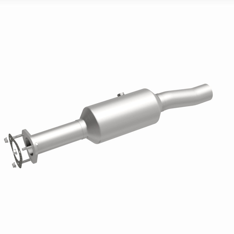 Load image into Gallery viewer, MagnaFlow 16-19 Ford E-450 Super Duty Base V10 6.8L Underbody Direct-Fit Catalytic Converter
