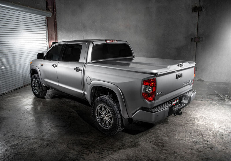Load image into Gallery viewer, UnderCover 17-20 Toyota Tundra 5.5ft Elite LX Bed Cover - Cement Gray
