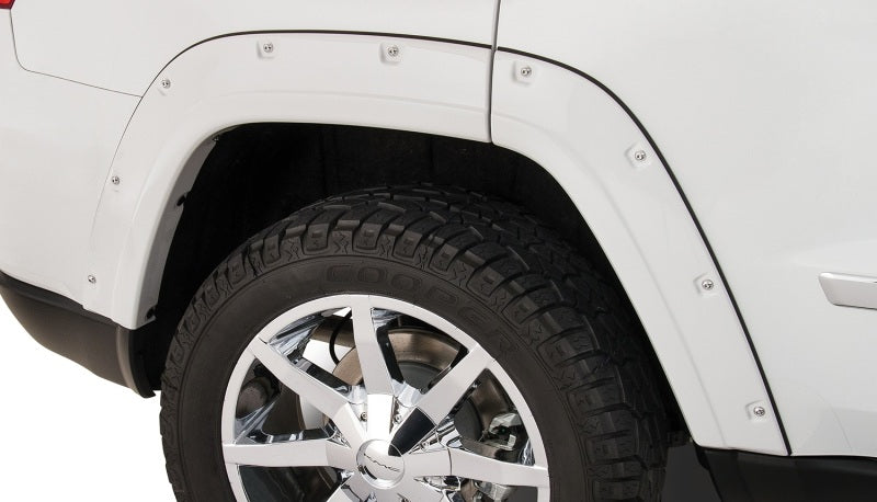 Load image into Gallery viewer, Bushwacker 11-18 Jeep Grand Cherokee Pocket Style Flares 2pc Does Not Fit SRT8 - Black
