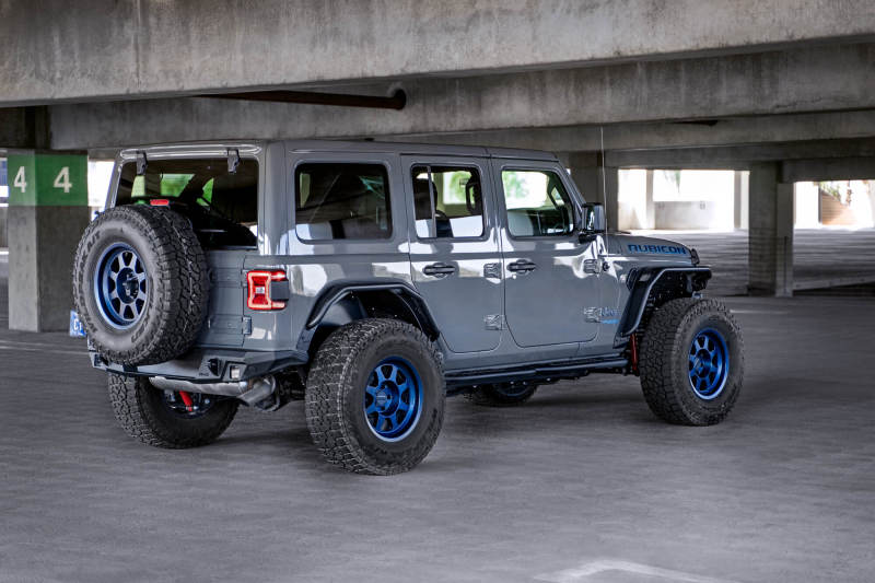 Load image into Gallery viewer, DV8 Offroad 18-23 Jeep Wrangler JL Spec Series Tube Fenders
