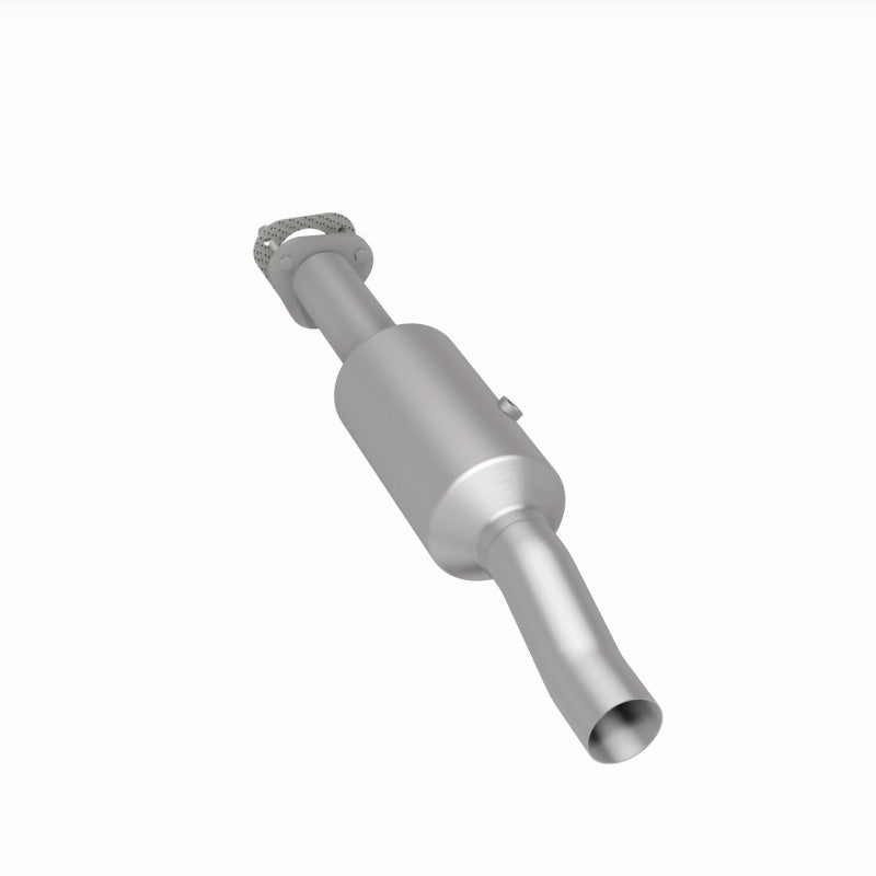 Load image into Gallery viewer, MagnaFlow 16-19 Ford E-450 Super Duty Base V10 6.8L Underbody Direct-Fit Catalytic Converter
