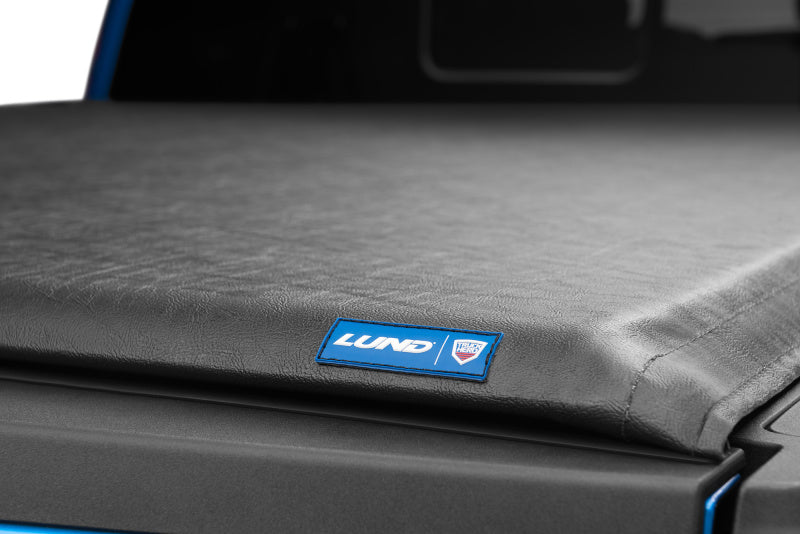 Load image into Gallery viewer, Lund 15-17 Chevy Colorado (6ft. Bed) Genesis Roll Up Tonneau Cover - Black
