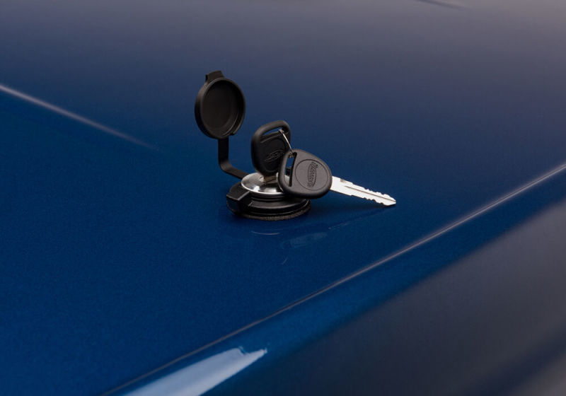Load image into Gallery viewer, UnderCover 19-20 Ford Ranger 6ft Lux Bed Cover - Blue Lightning Effect
