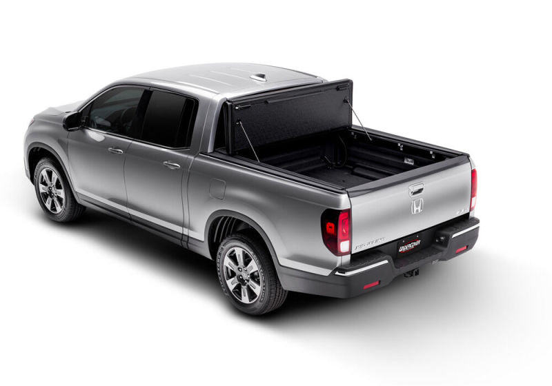 Load image into Gallery viewer, UnderCover 12-17 Isuzu Dmax 5ft Flex Bed Cover
