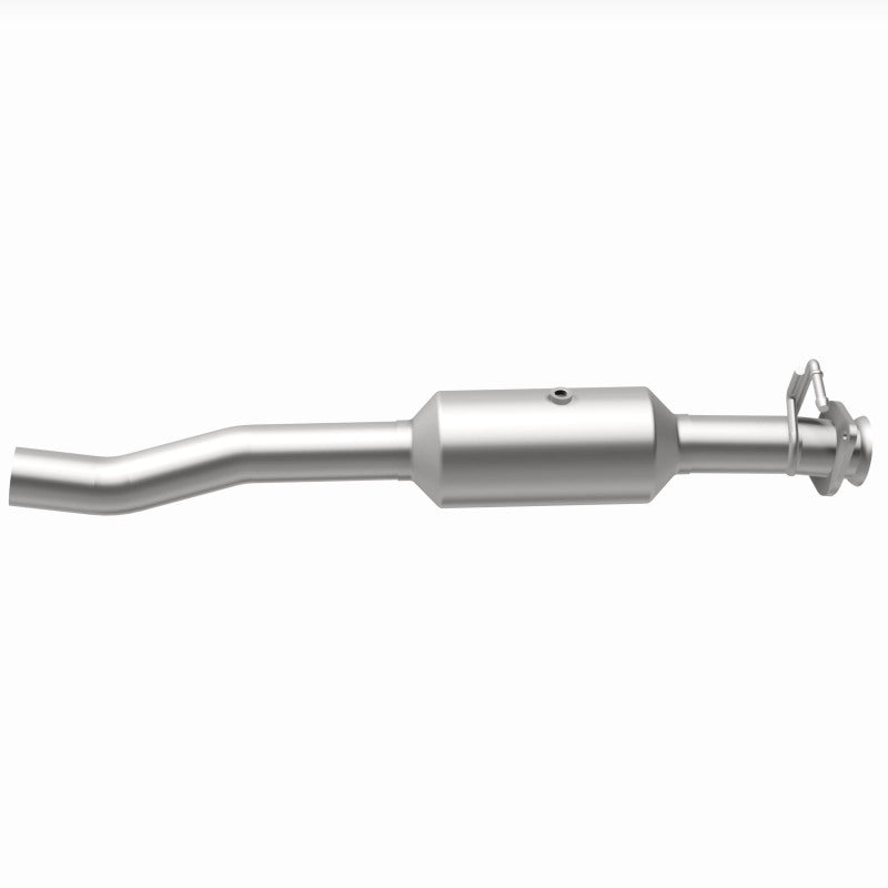 Load image into Gallery viewer, MagnaFlow 16-19 Ford F-650 V10 6.8L Underbody Direct Fit Catalytic Converter
