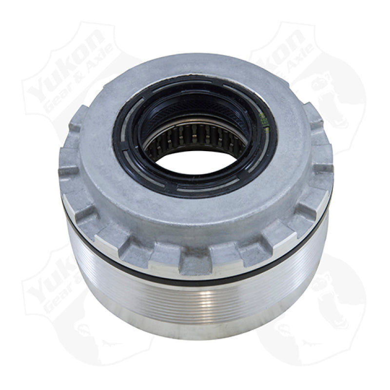 Load image into Gallery viewer, Yukon Gear Left Hand Carrier Bearing Adjuster For 9.25in GM IFS
