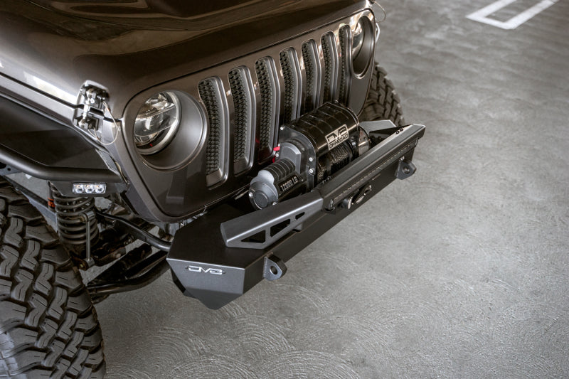 Load image into Gallery viewer, DV8 Offroad 07-23 Jeep Wrangler/Gladiator JT/JK/JL FS-25 Stubby Front Bumper w/Plated Bull Bar
