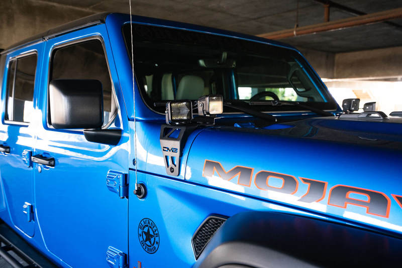 Load image into Gallery viewer, DV8 Offroad 20-22 Jeep JL 392/ Jeep JT Mojave Edition Dual Pod Light Mounts
