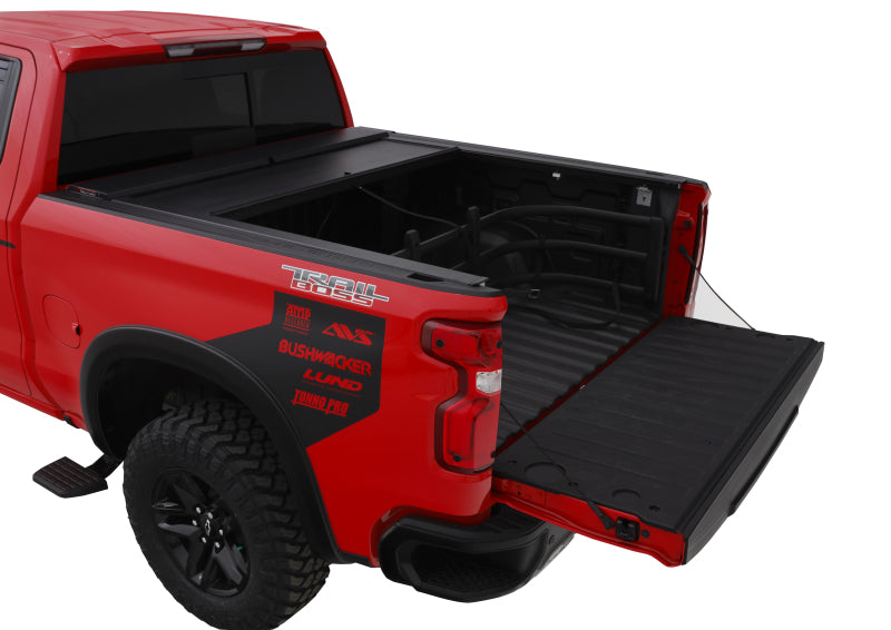 Load image into Gallery viewer, Roll-N-Lock 2022 Toyota Tundra Crew/Double Cab (5ft6in Bed) A-Series Retractable Tonneau Cover
