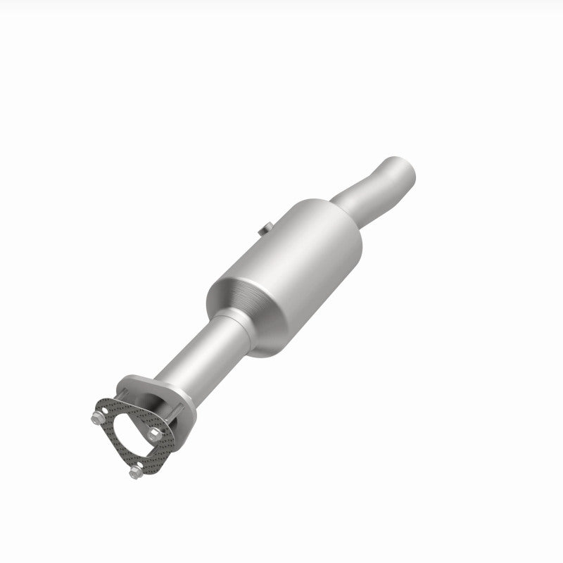 Load image into Gallery viewer, MagnaFlow 16-19 Ford E-450 Super Duty Base V10 6.8L Underbody Direct-Fit Catalytic Converter
