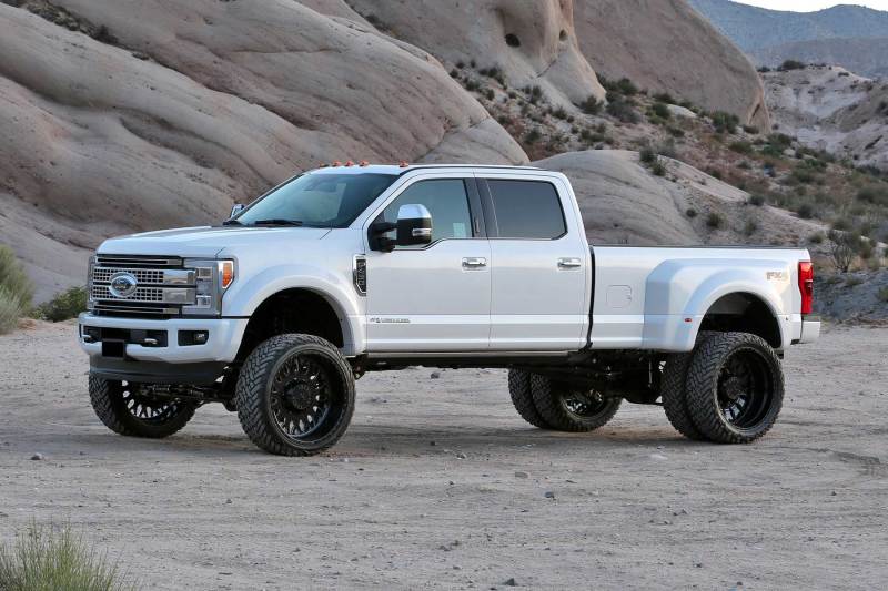 Load image into Gallery viewer, Fabtech 18 Ford F450/F550 4WD Diesel 6in 4Link Sys w/Coils &amp; Dl Shks
