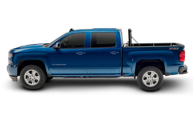 Load image into Gallery viewer, UnderCover 07-13 Chevy Silverado 1500 / 07-04 Silverado 2500 HD 6.5ft Flex Bed Cover
