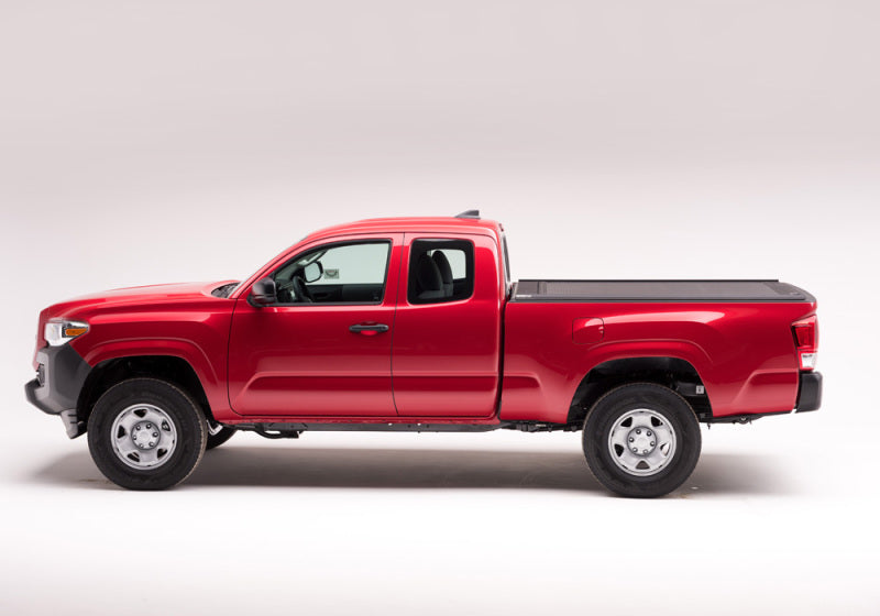 Load image into Gallery viewer, Retrax 2022 Toyota Tundra CrewMax 5.5ft Bed w/ Deck Rail System PowertraxONE MX
