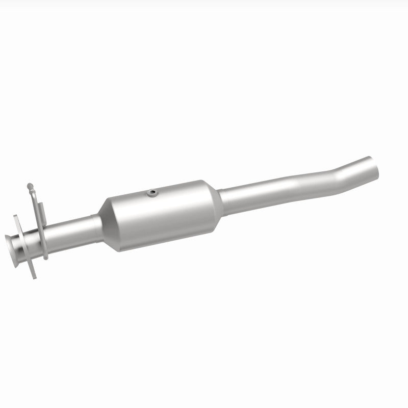 Load image into Gallery viewer, MagnaFlow 16-19 Ford F-650 V10 6.8L Underbody Direct Fit Catalytic Converter
