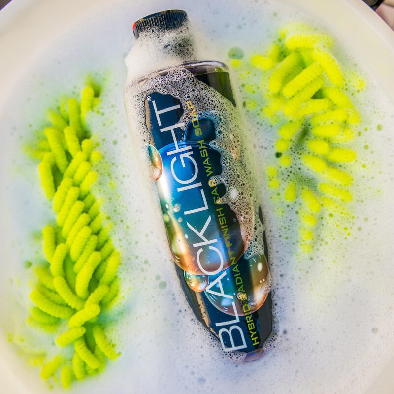 Load image into Gallery viewer, Chemical Guys Black Light Hybrid Radiant Finish Car Wash Soap - 16oz
