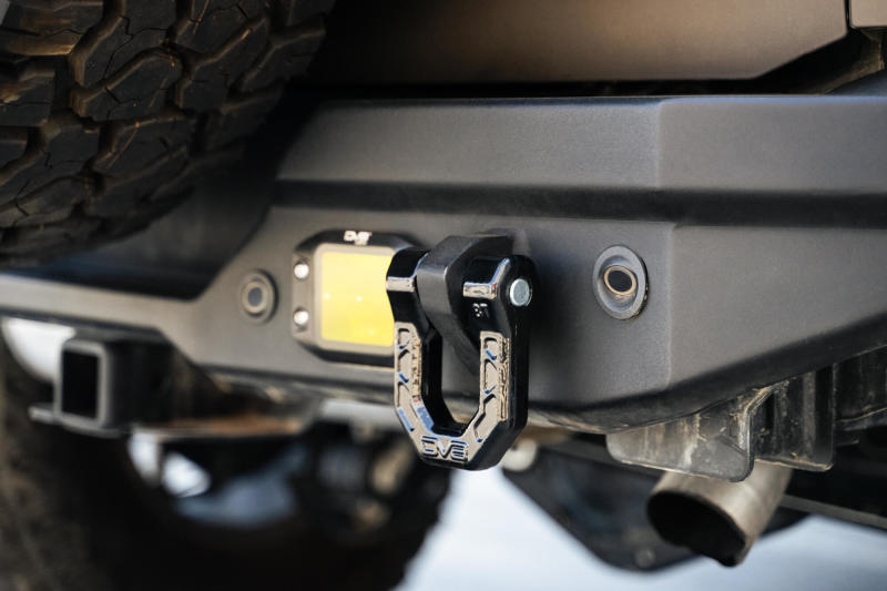 Load image into Gallery viewer, DV8 Offroad Elite Series D-Ring Shackles - Pair (Black)
