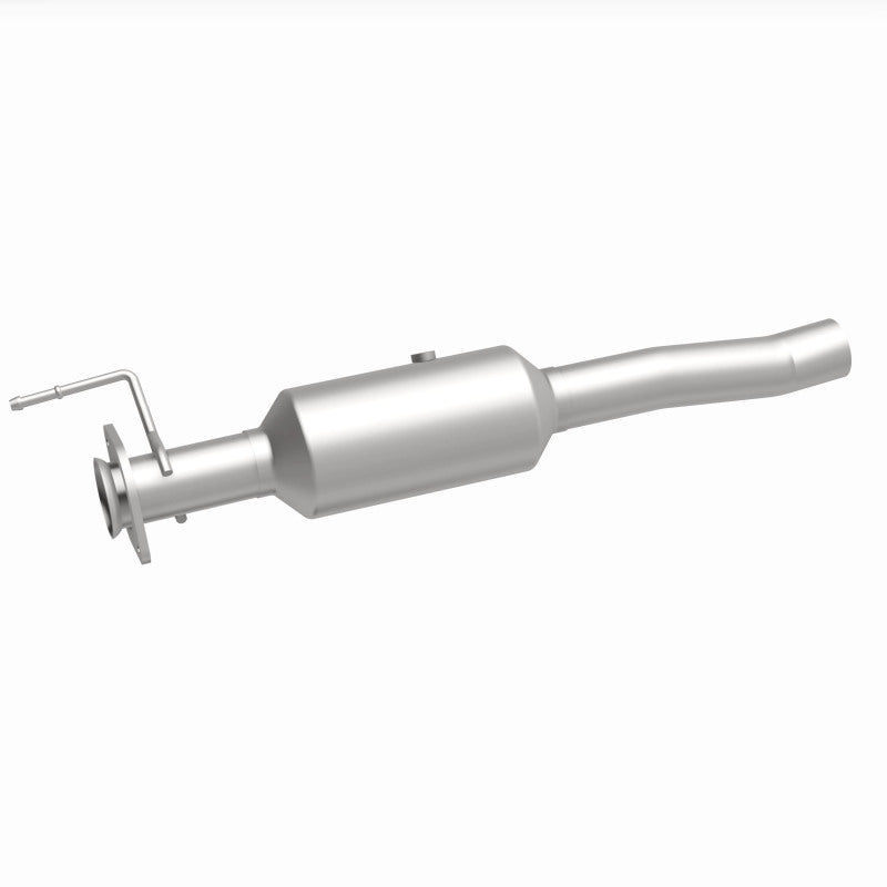 Load image into Gallery viewer, MagnaFlow 18-19 Ford F-450 Super Duty V10 6.8L Underbody Direct Fit Catalytic Converter
